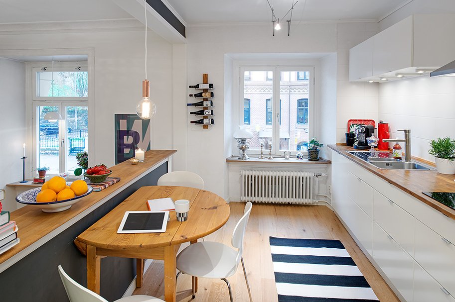 Sala de um apartamento charmoso em Gotemburgo, na Suécia