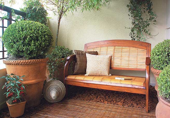 Área externa com mesa