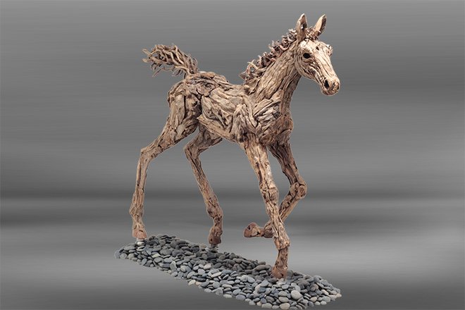 Cavalo de madeira em tamanho real