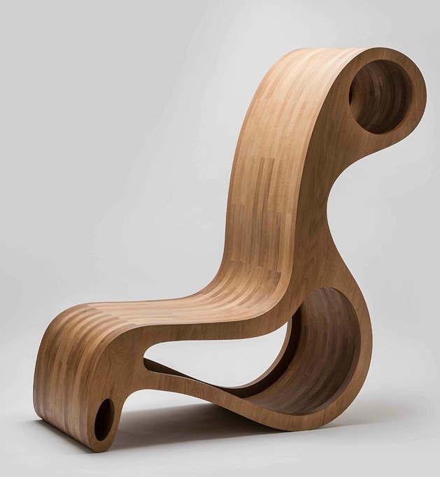 Cadeira virada como chaise
