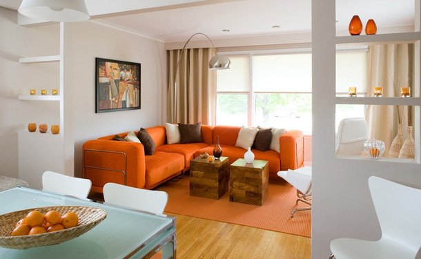 Sala de estar com laranja