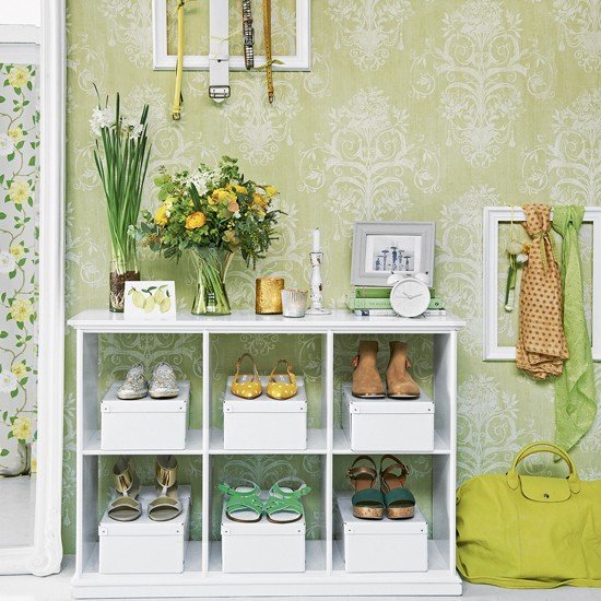 Quarto com papel de parede verde