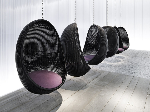 Poltronas Egg suspensas