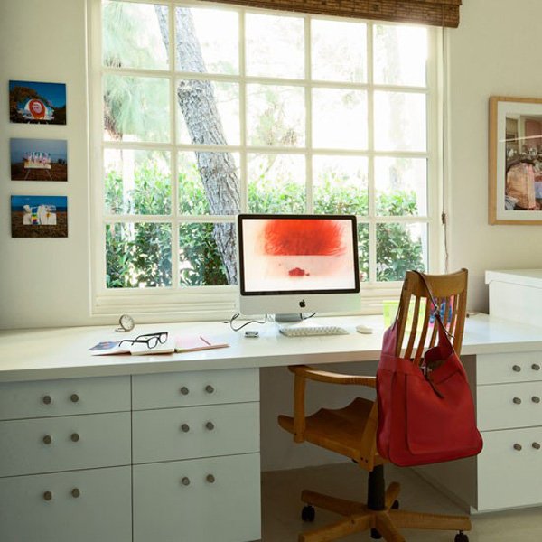 Home office perto da janela