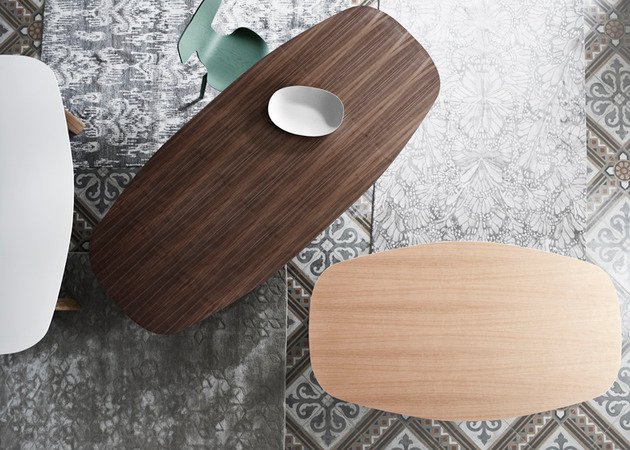 Mesa em dois tamanhos