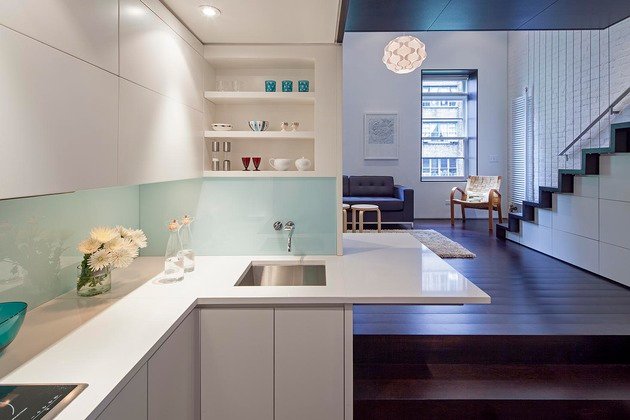 Cozinha no nível mais baixo do micro loft