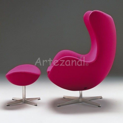Poltronas Egg com puff