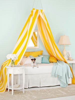 Quarto com amarelo