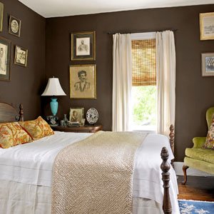 Quarto marrom