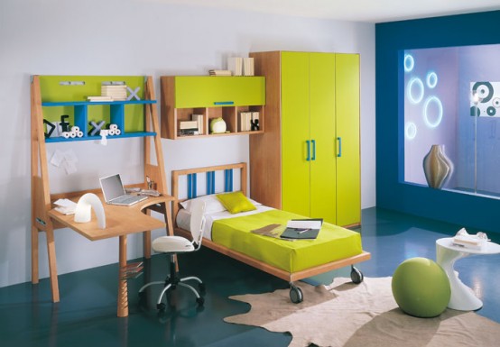 Quarto com mistura de amarelo e azul