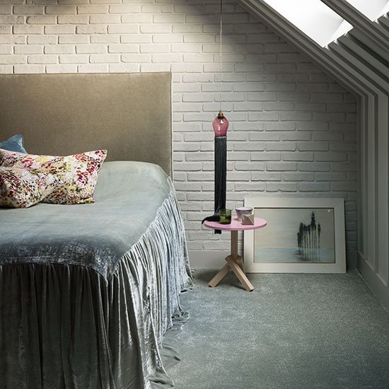 Quarto moderno em tons neutros