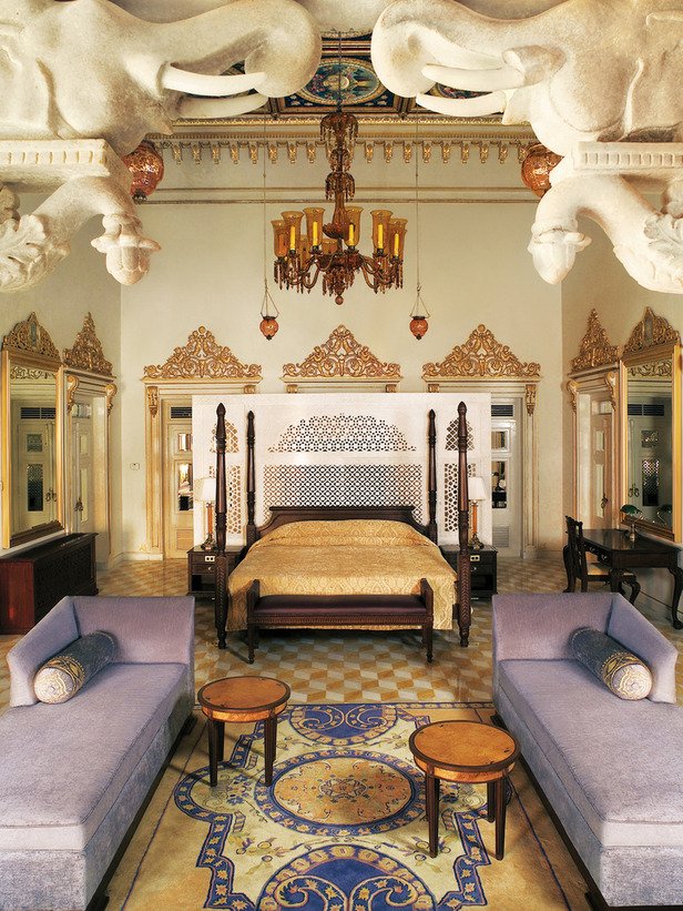 Quarto de palácio na Índia com decoração original