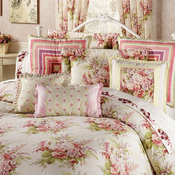 Quarto romântico com floral