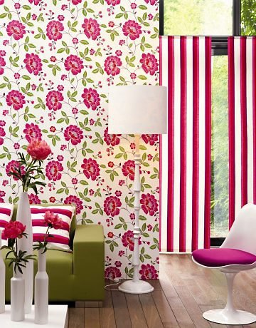 Estampas multicoloridas de ar retrô em estofados e revestimentos