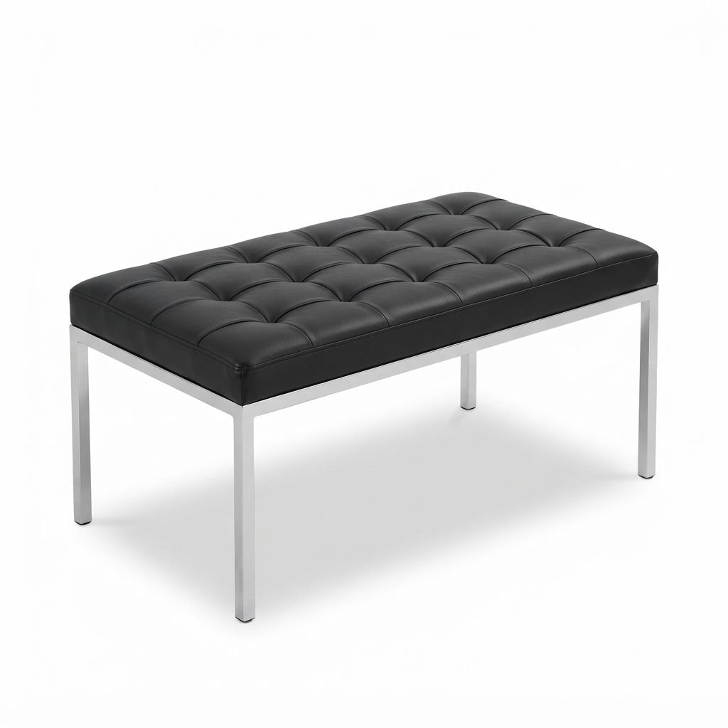 Banco FK em couro preto com capitonê diamante e base em aço cromado, vista de três quartos em fundo branco.