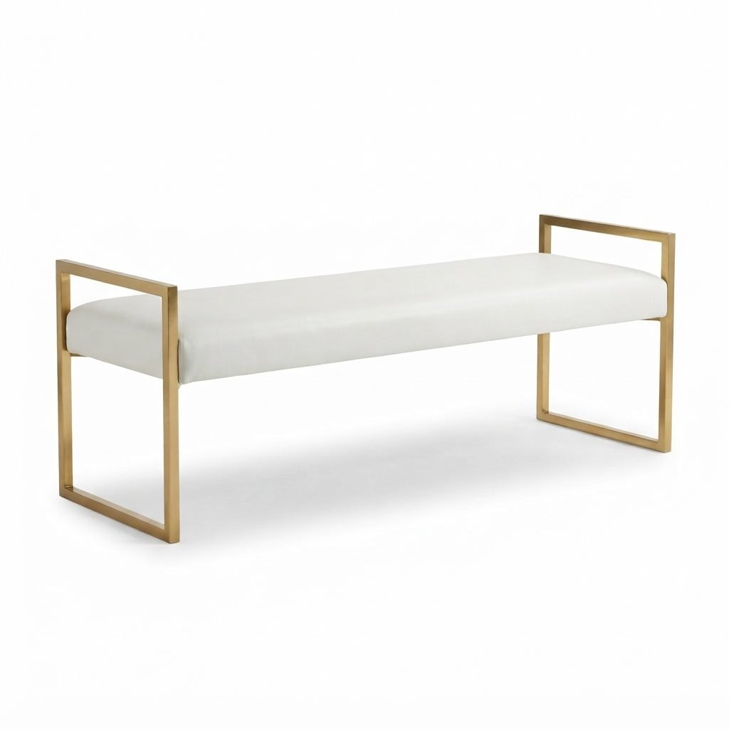 Banco PU 137 em couro branco, com estrutura em metal dourado, sobre fundo branco.