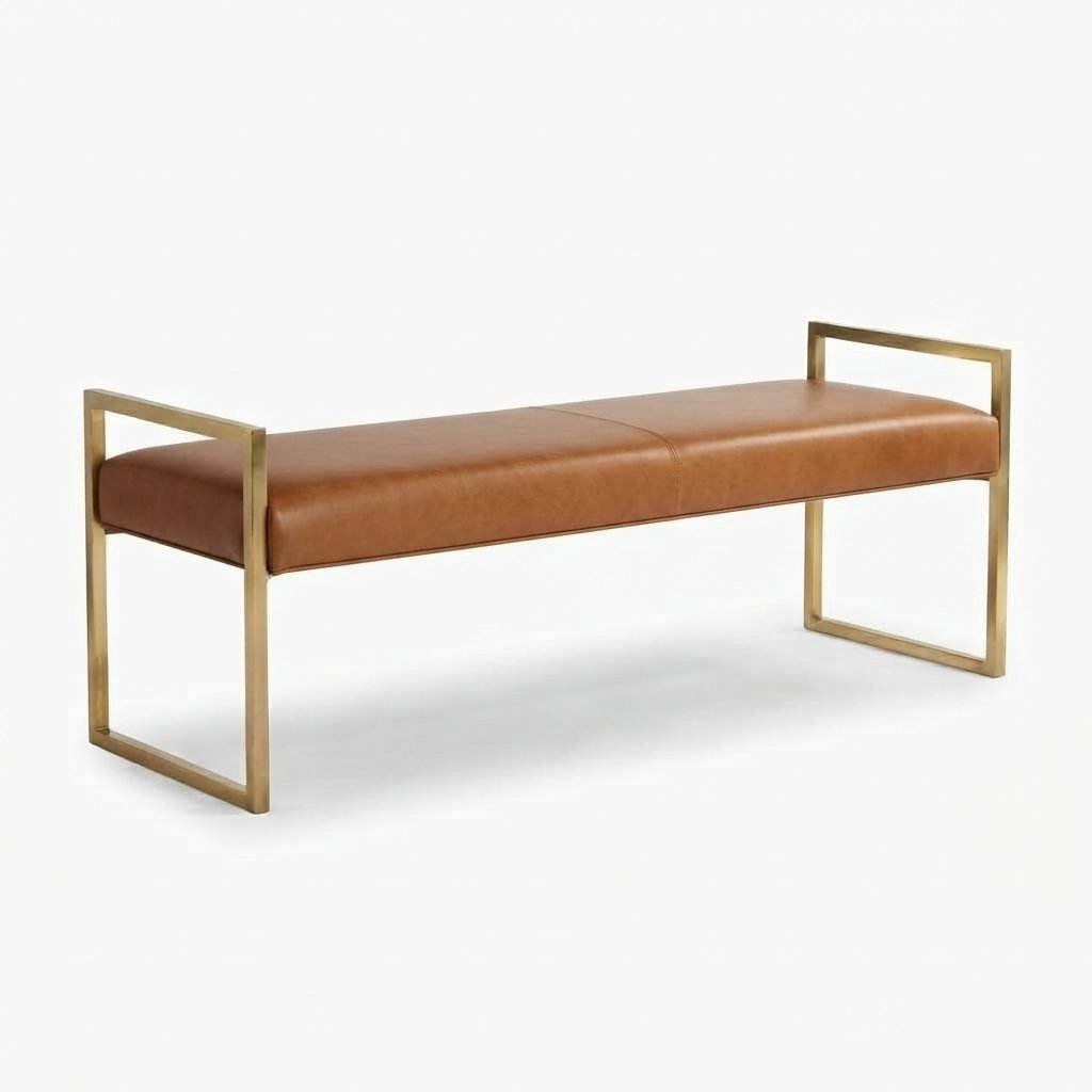 Banco PU 137 em couro caramelo, com estrutura em metal dourado, sobre fundo branco.