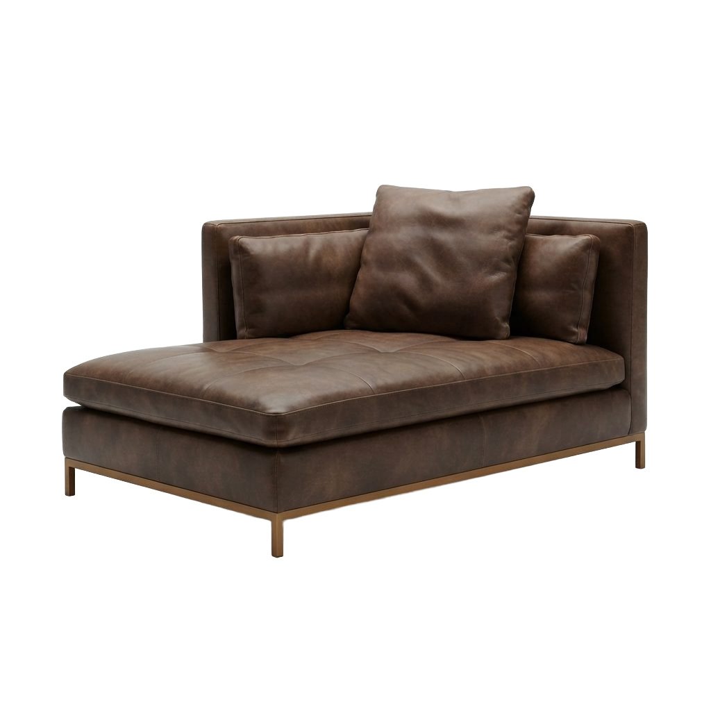 Chaise CH 352 em couro marrom escuro, braços altos estofados, assento capitonê e pés em metal dourado, vista de três quartos.