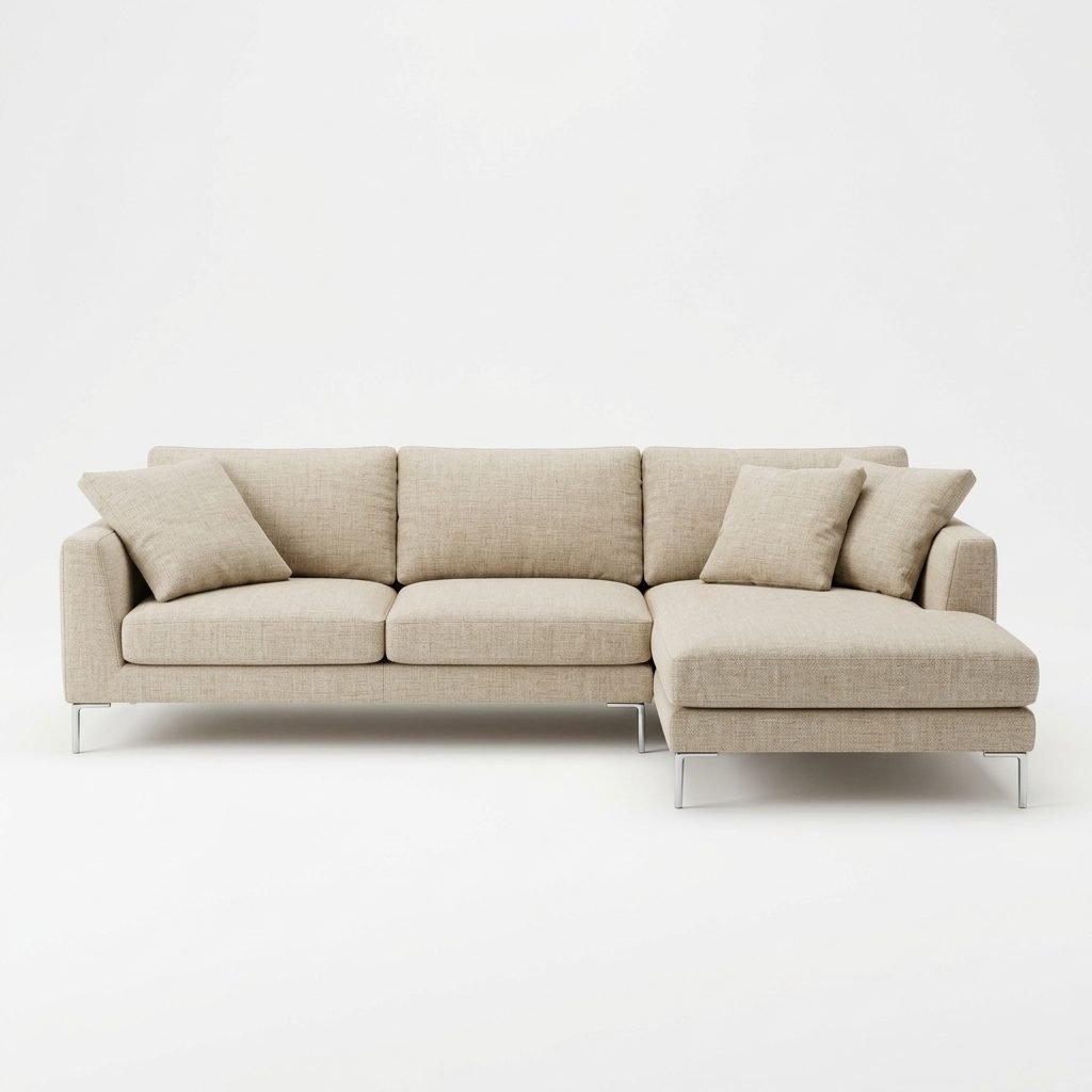 Estofado com Chaise PL1088 em tecido bege, visto de frente com o chaise a direita e almofadas soltas