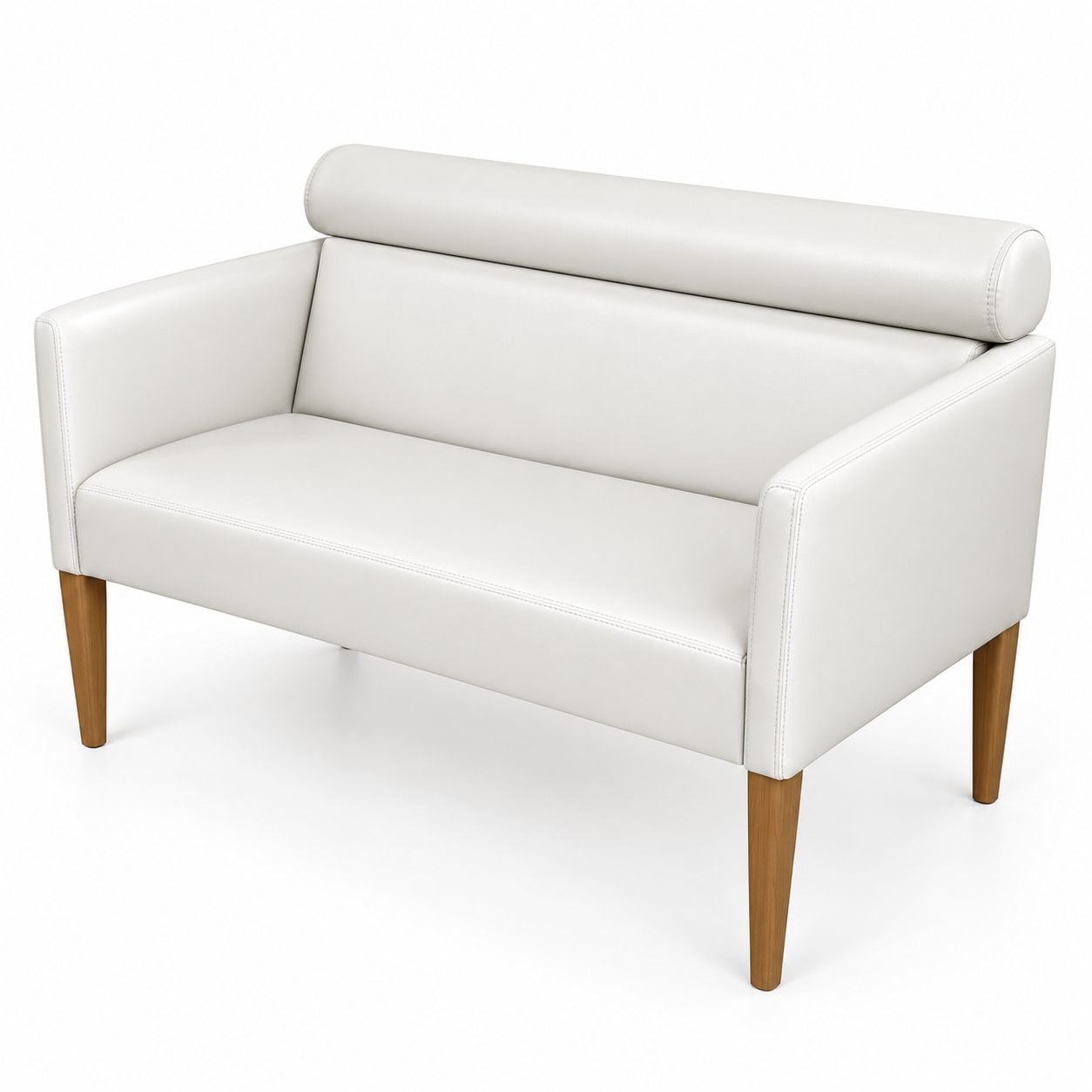 Poltrona 2 lugares Decorata estofada em couro branco, com pés de madeira, sobre fundo branco.